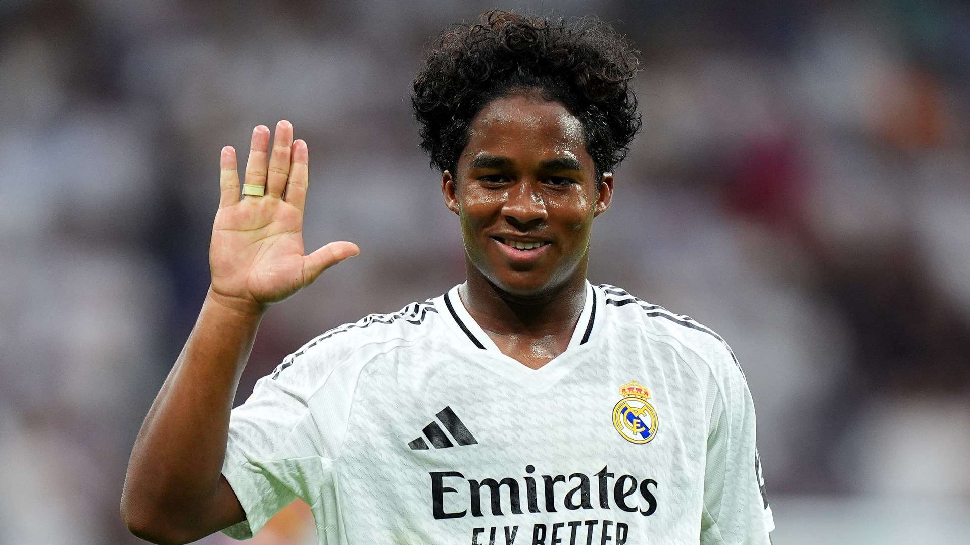 鼓励球迷参 鼓励球迷参